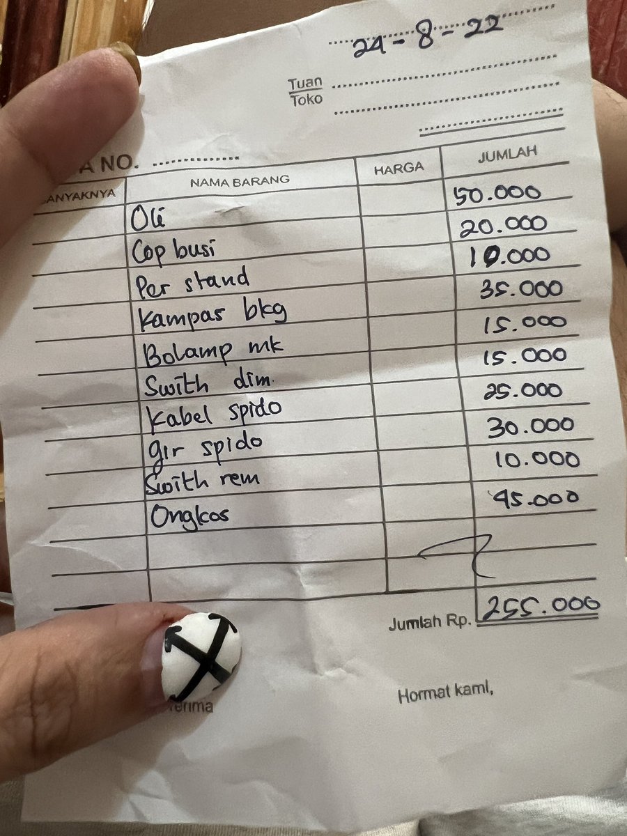 (((KAGET))) td abis nyerpis motor di bengkel pinggiran habisnya segini doang. Pas mau bayar licereli gak percaya “HAH? BERAPA MAS?!” karna pernah trauma nyerpis di bengkel AHASS habis jutaan 🥲