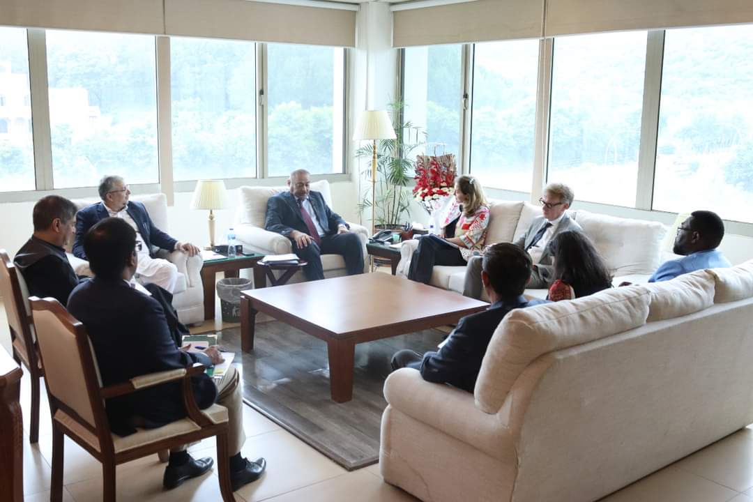 MahaZkh67413583's tweet photo. Princess sarah zeid of Jordan calls on Health Minister @A_Qadir_Patel

Her Royal Highness Princess Sarah Zeid of Jordan who is Special Advisor on Maternal &amp; Child Health and Nutrition of the United Nations World Food Programme (WFP) #FloodsInPakistan #Pakistan https://t.co/xICTBKaTiR