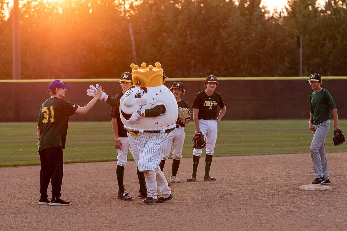 spmba1's tweet photo. Great to see @dingerduke_SP out on the field last night for the Challenger Baseball wrap up! #SPMBAFamily https://t.co/lWpslQOfqH