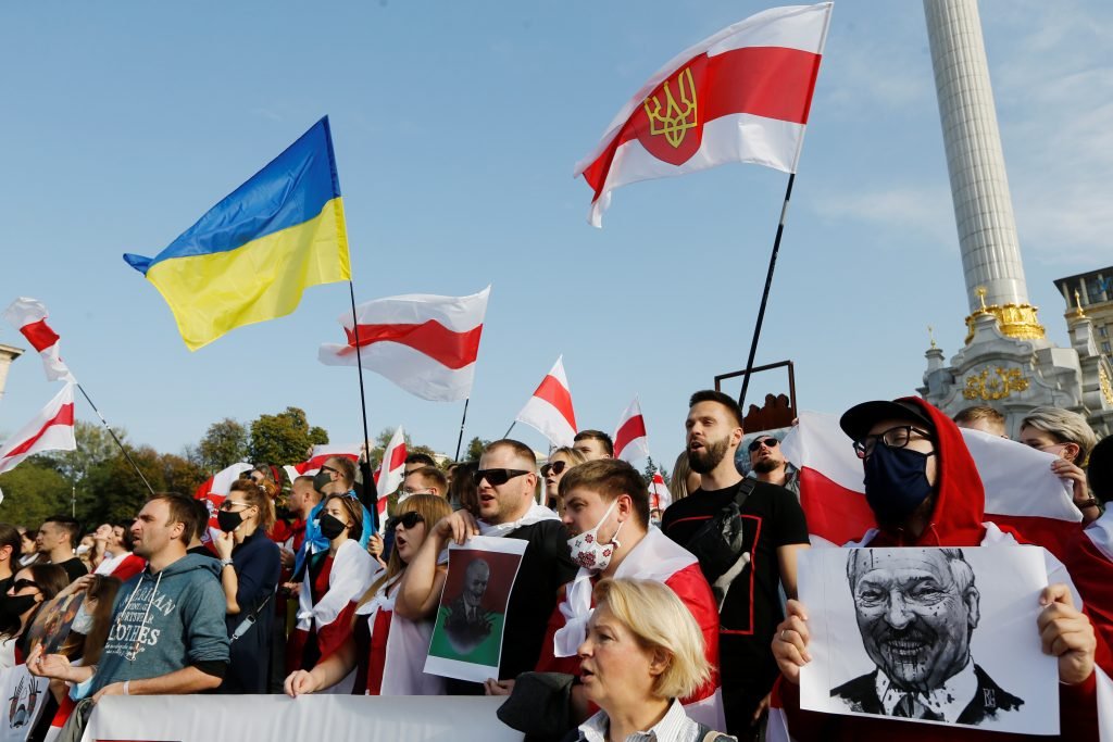 franakviacorka's tweet photo. Ukraine declared Independence Day on August 24, 1991. We declared it the next day. Our histories are intertwined &amp; connected. Our peoples have never fought, but they have often defended themselves together. It's the same now. We have a common enemy. Happy Independence Day 🇺🇦. https://t.co/46FihfL2rI