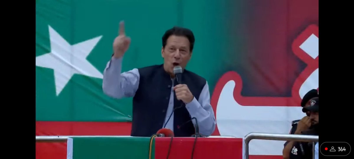 AminaPakistani's tweet photo. DON'T MESS WITH OUR KHAN.. The way he respects n regards FEMALES, is so adorable.. Only honourable n decent fellow can do this... 
#BREAKING
#MatSabKoNangaHonayDo
#HaripurKaptaanKa https://t.co/TJsTMnMp7O