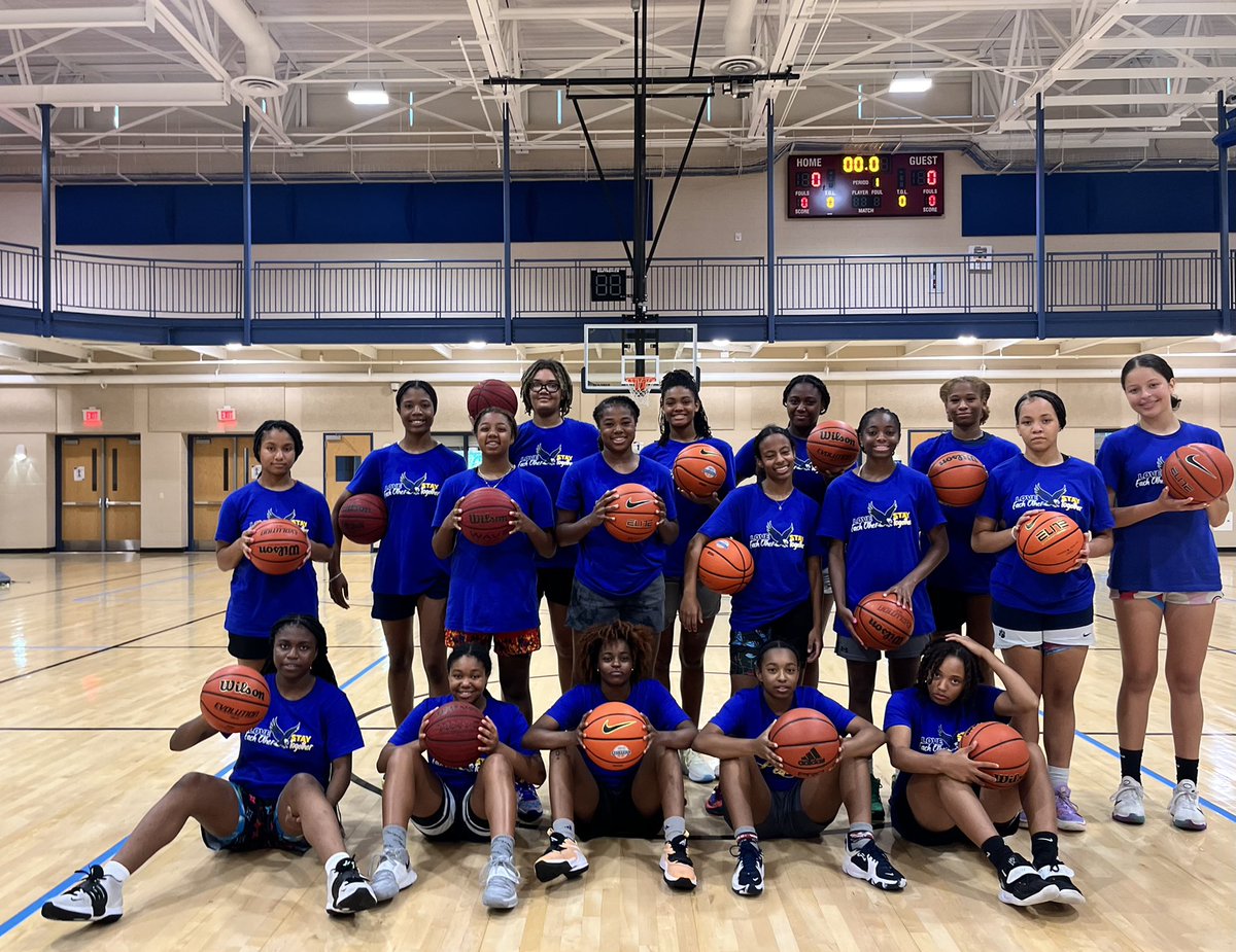 MtZionGirlsBB's tweet photo. Zero dark thirty, ballers gotta ball, enjoy the work, enjoy the process - Eagles 🦅 Soar 🙏🏾👊🏾🏀 https://t.co/4uTz6YfsLL