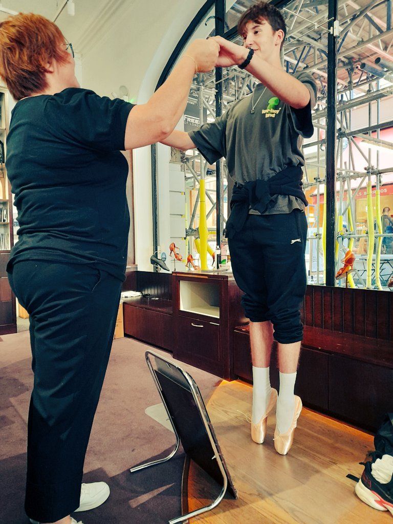 RHBPerformArts's tweet photo. Thank you @capezio @BlochDance_USA & @FreedofLondon for giving Jay, our #Dance #ballet #hiphopdance #contemporarydance #dancer an amazing 1st #pointeshoe fitting experience today https://t.co/fpHU95KPRj