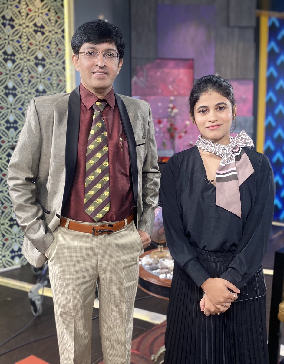 Pujithadevaraju's tweet photo. When both Defence Kids and Kendriya Vidyalaya students meet💌
Had a great time interacting with @RAKRI1 sir and we shared some memories✨
Don’t miss this amazing episode on #vanakkamthamizha tmro at 8AM on @SunTV
#pujitha #armykids #kvalumni #kv #army #ias https://t.co/ViWv5ZWvBt