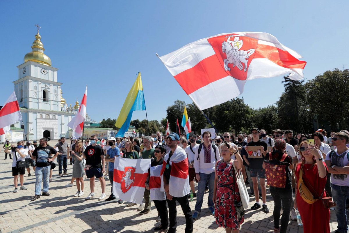 franakviacorka's tweet photo. Ukraine declared Independence Day on August 24, 1991. We declared it the next day. Our histories are intertwined &amp; connected. Our peoples have never fought, but they have often defended themselves together. It's the same now. We have a common enemy. Happy Independence Day 🇺🇦. https://t.co/46FihfL2rI