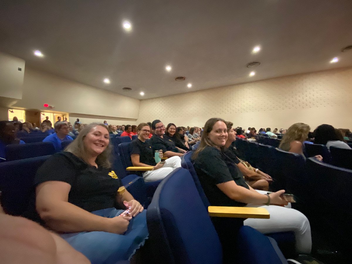 MathTechGuy's tweet image. Vinson-Bynum is rocking the Block Party #WCSRockstheBlock #NothinglessthanthebestatVBS