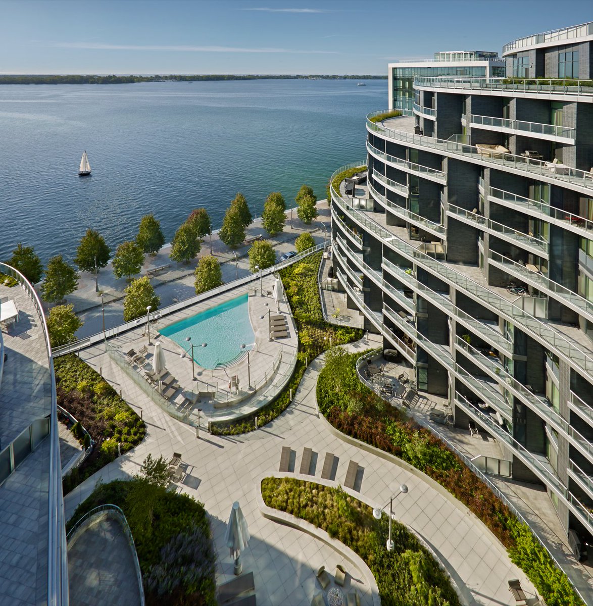 WaterfrontTO's tweet photo. To date, waterfront projects have already added 3,496 market units and 576 affordable units creating a total of 4,072 new homes along the waterfront. See how this contributes to creating complete communities: https://t.co/n6q9VAUJI9. https://t.co/cAooivxPjs