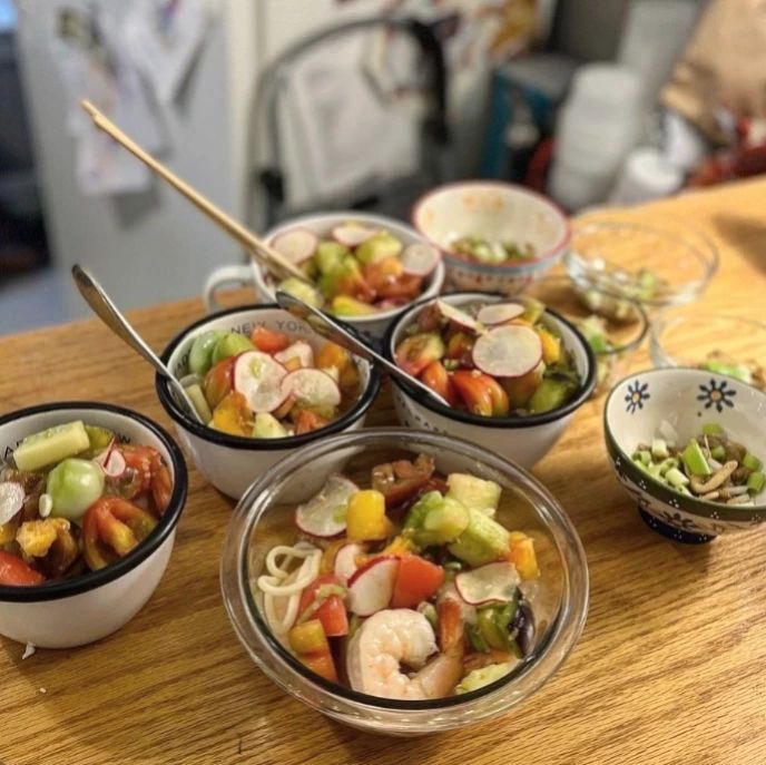 HellgateCSA's tweet photo. #CSA member meals! This one by @deankdd

#Reposted  from @deankdd:
#coldnoodles with tomatoes
Recipe by @ericjoonho
Execution by the incredible @grubsteaks
Top contender for #mostrefreshingdishofsummer
With a side of @mushroomqueens Oyster mushrooms
… https://t.co/yoPB4Sg7h4 https://t.co/MIvujbLdTY