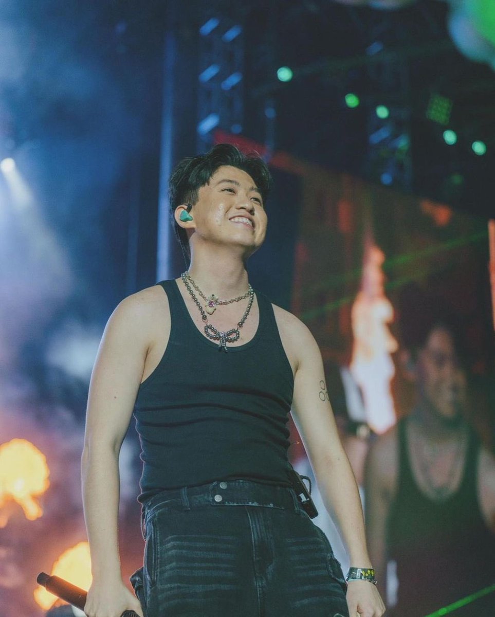 RlCHBRAIN's tweet photo. From covering the song out of boredom amidst the pandemic to performing it live with the artists themselves, this is where I’m contented that getting a ‘MANIFEST’ tattoo written in red on my chest was one the best decisions I’ve ever made. https://t.co/zWguzd9ORi