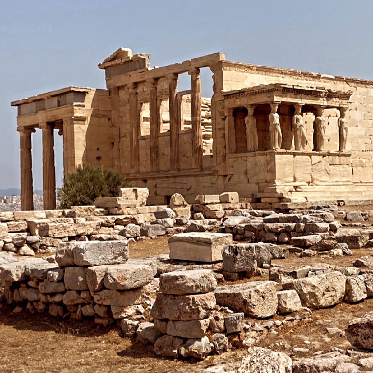 elipellini's tweet photo. #LovEly #Atene 🇬🇷💙 #partenone🏛
Il Partenone racchiude un’armonica sintesi di #utilità, #solidità e #piacevolezza.
Il Partenone è un cubo #sovrano che guarda il mare. https://t.co/Vj3OL1K2FP