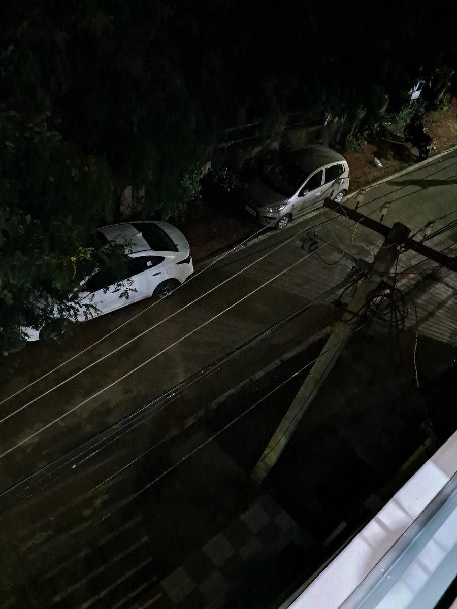 BTripathy89's tweet photo. @bmcbbsr 
The street light infront of my house at MIG-49, Lane 7, Kolathia Housing Board Colony, Phase 1, Khandagiri is not in working condition since last 1 month. I would request you to please kindly repair it at the earliest as there are senior citizens residing at our house.. https://t.co/ysTBOqXQf3