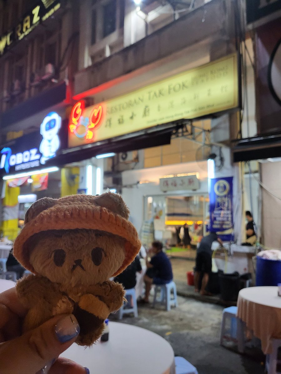 HOPE_BBO's tweet photo. 말레이시아 오기전에 얌얌이 옷좀 더 만들어줄걸..
4일차 저녁은 크랩🦀🤤
세븐일레븐있길레 들어갔는데 울애들 얼굴 보이길래 찍었어요💜 https://t.co/fKxHWAXm5n