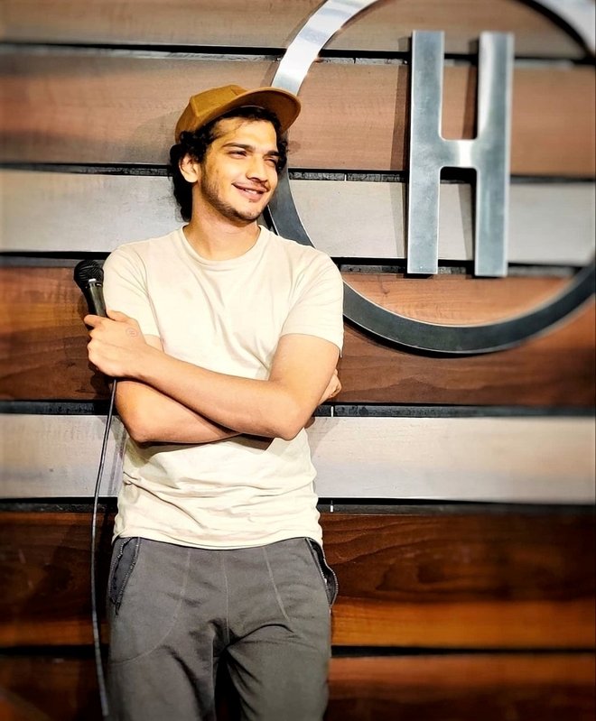 Bad__Boy143's tweet photo. 4M IG FAM OF MUNAWAR https://t.co/DhpvQ5wx6D