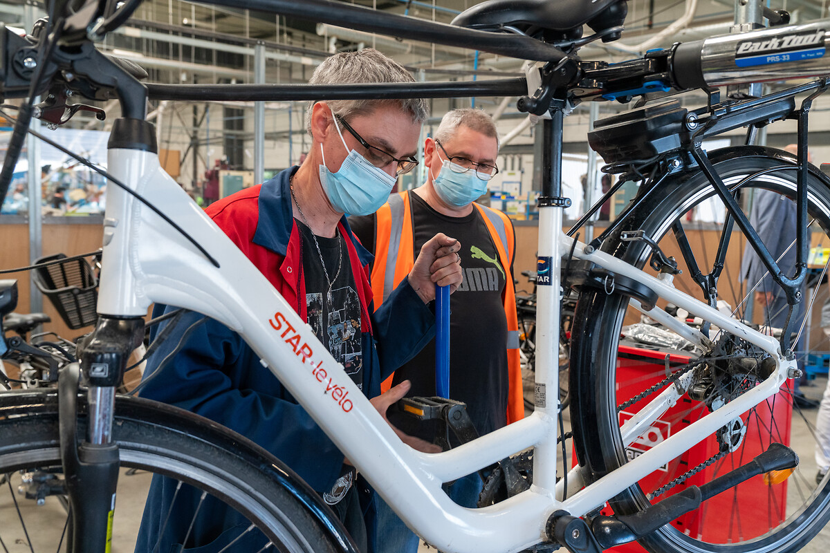 nathalieappere's tweet photo. Cette rentrée marque également une étape importante sur le plan des mobilités durables :
✅ renforcement de l'offre de la Maison du vélo avec + de vélos électriques disponibles à la location longue durée
➡️ +17 km de nouvelles liaisons du Réseau Express Vélo avant fin 2022 https://t.co/8wYSBXvadC
