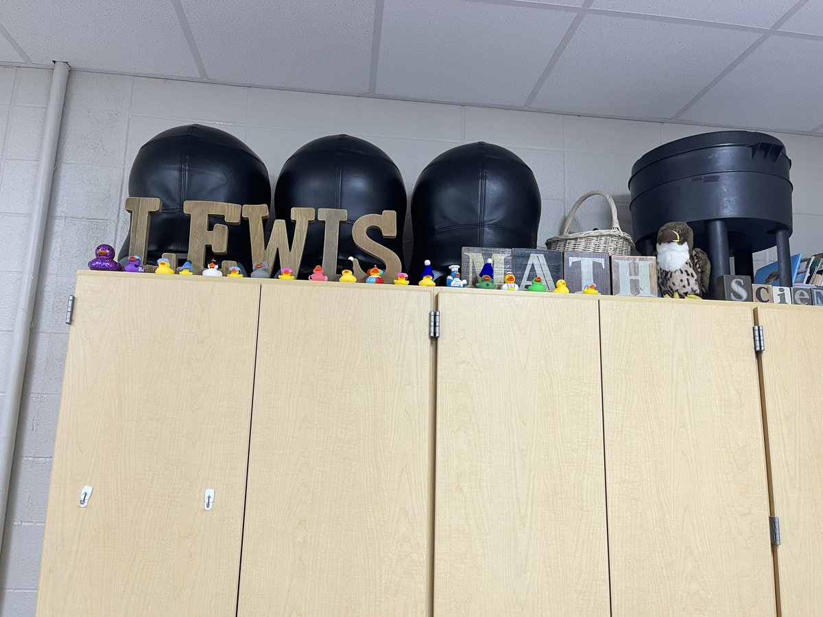 StaciLewis14's tweet photo. The Mighty Ducks!!  We are ready for a great year!!  #DucksRUs!! @ayerelementary @ https://t.co/UiUubDmmNs