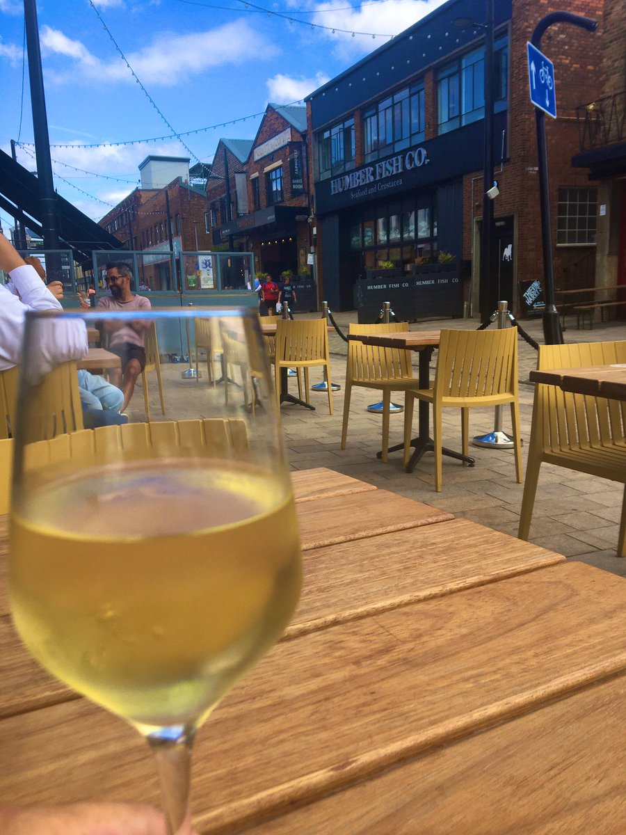 whitestarhullfc's tweet photo. Humber street #hull #theLick https://t.co/aQi85lAciM