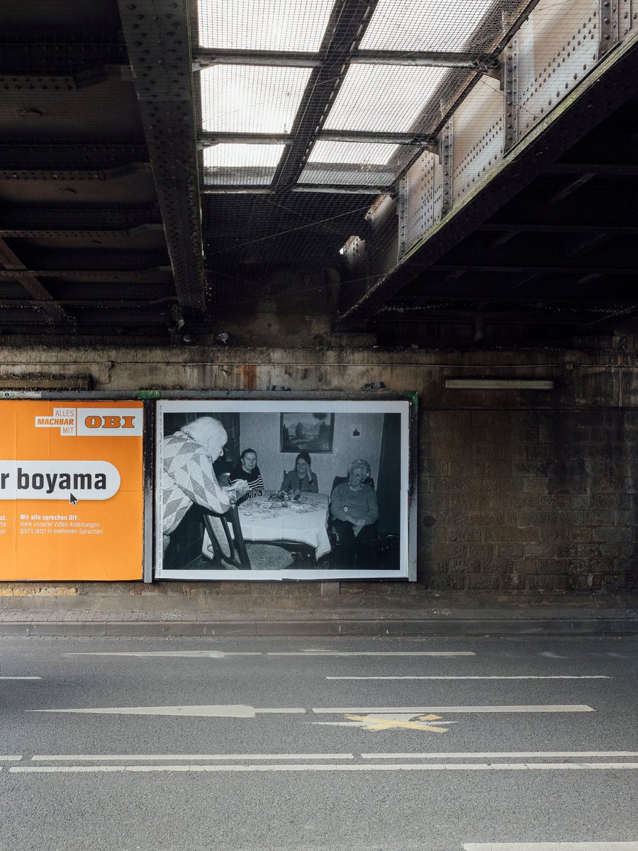 Poster projects - You are cordially invited to participate in a tour to the poster projects tomorrow, 25.08. Where and when you can find out on our website at kunstverein-bielefeld.de/de/events/upco… Die Arbeiten sind bis 30.08.22 zu sehen.
#cabrio #kunstverein #bielefeld #plakat #aktion #care