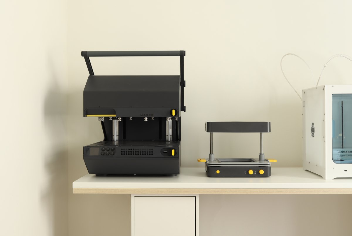 TeamMayku's tweet photo. Not sure which Mayku workflow is for you? ⚒️ Check out our new comparison page to learn the differences between the #FormBox and the #MaykuMultiplier. https://t.co/1LM6rFY34p https://t.co/HtLr4dmf0m