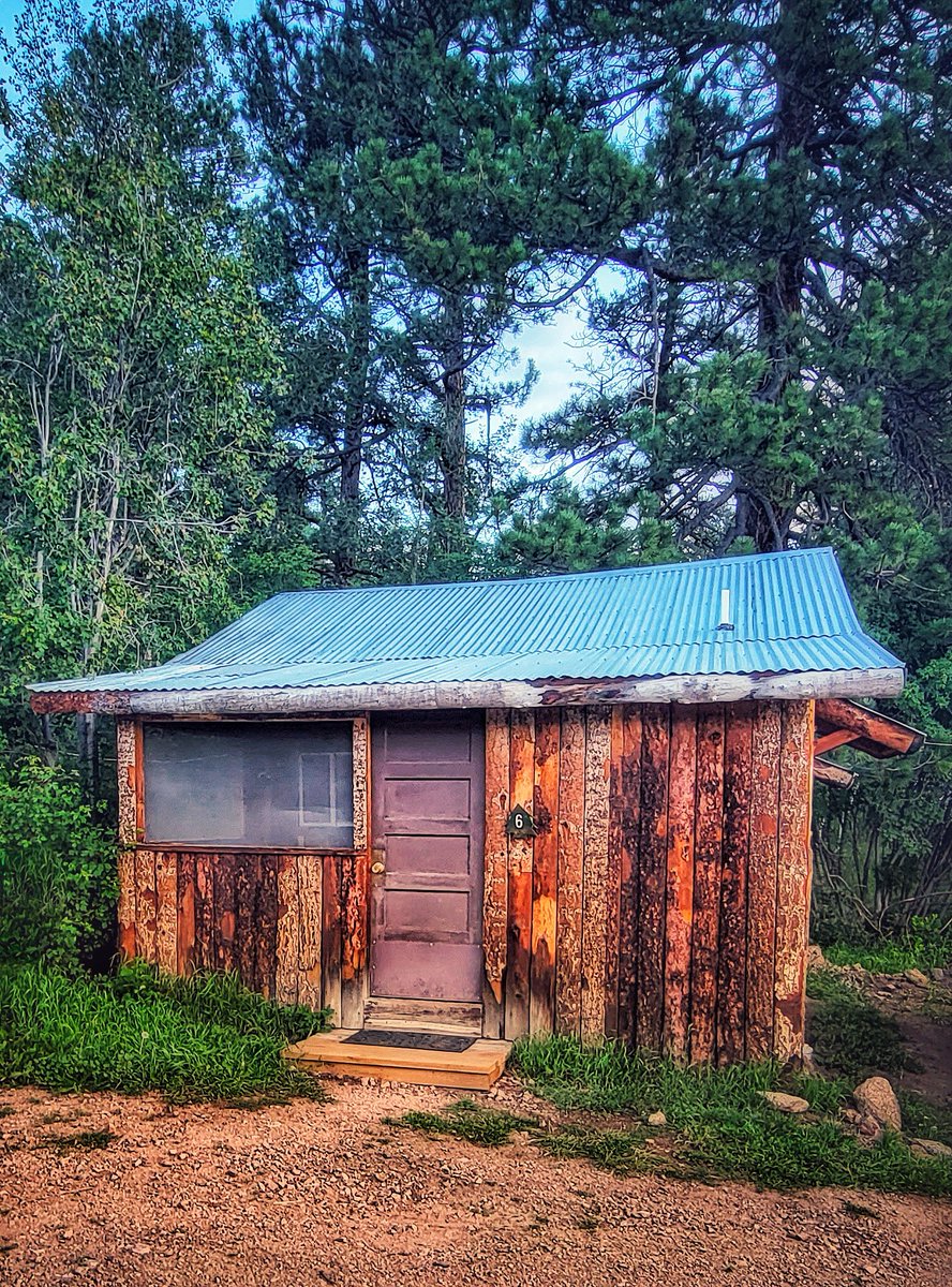 wander4insp's tweet photo. Constructed solely for recreation.
Lake Isabel was built by the Civilian Conservation Corps in 1939, with the workers being housed in nearby cabins. Today, these cabins still stand as rustic but immensely charming nightly rentals.
#ScenicViews #Columbines #RusticCabin https://t.co/MVpWs6N981