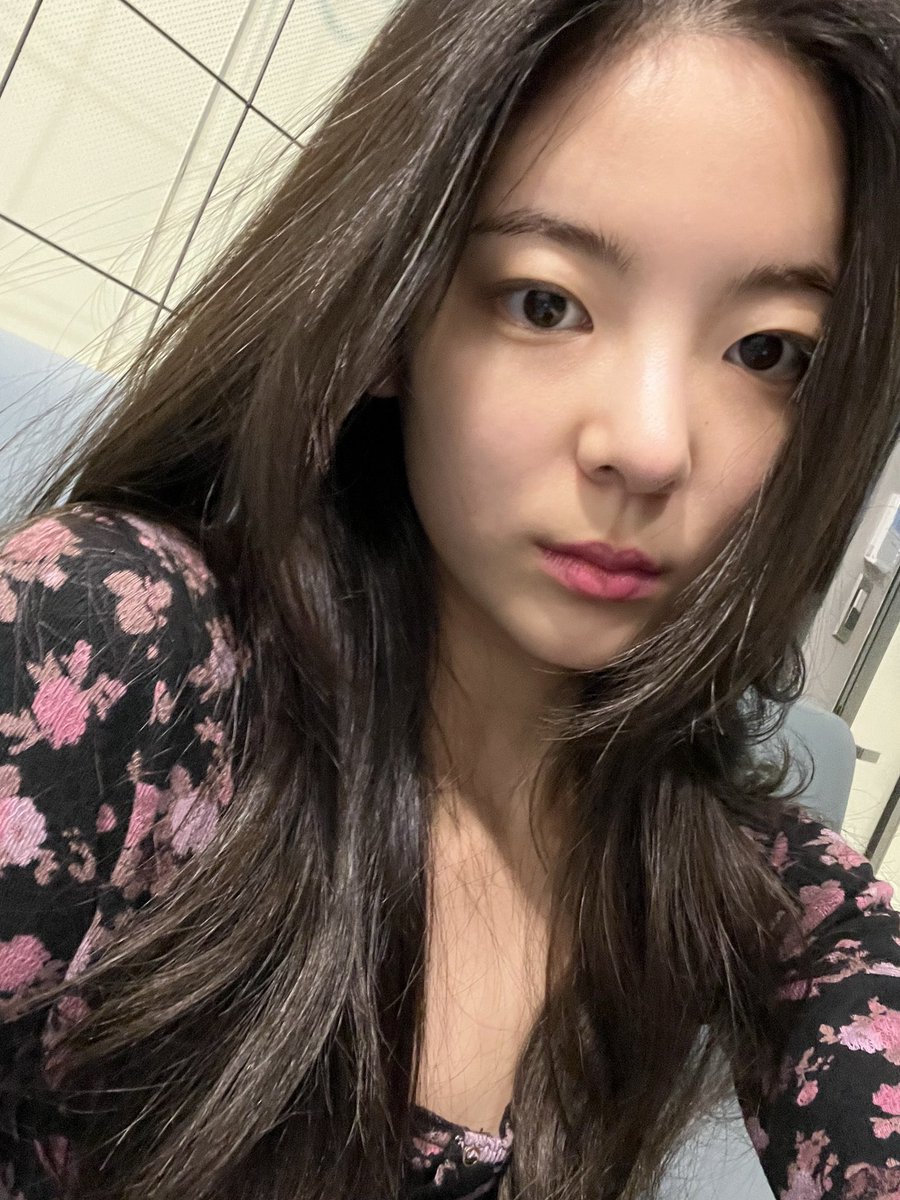 lia pics tweet media