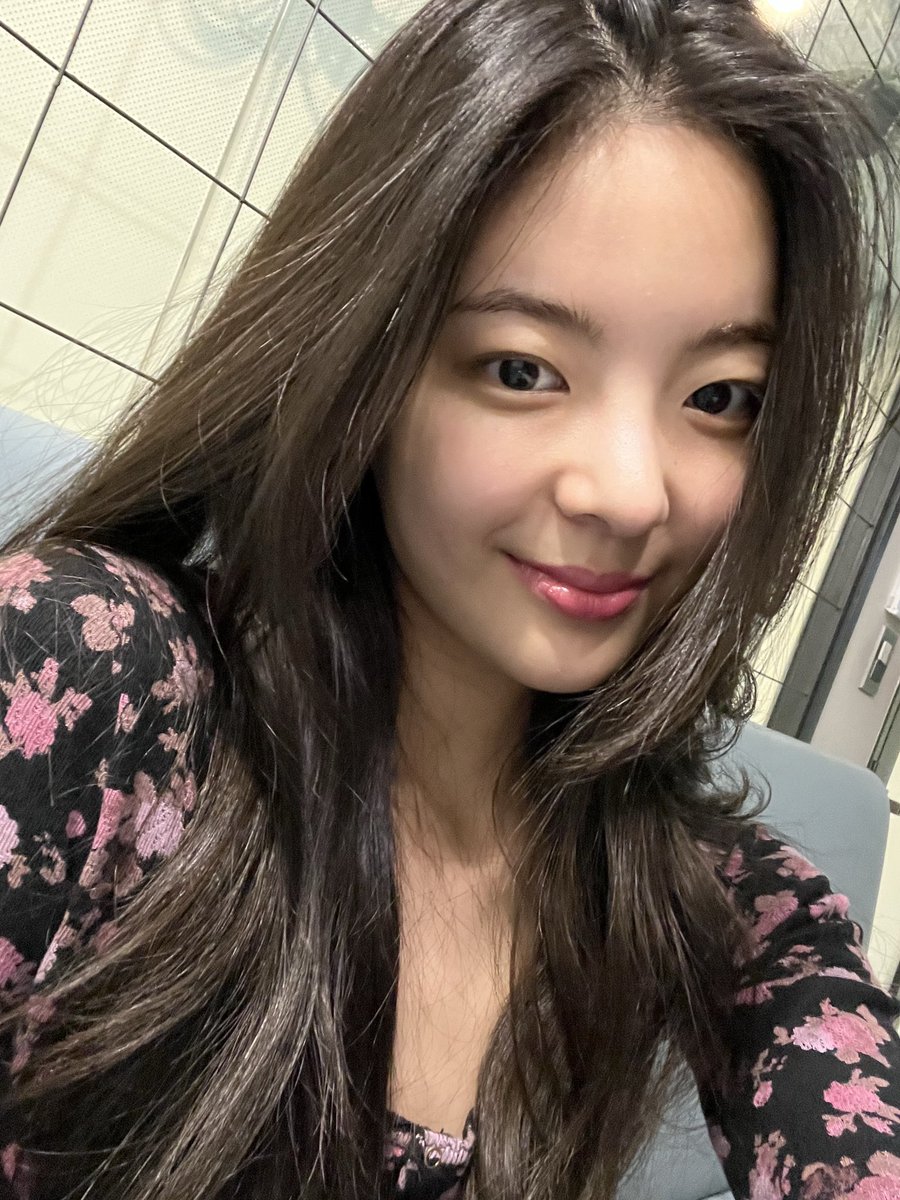 lia pics tweet media