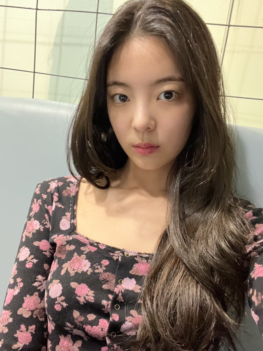 lia pics tweet media