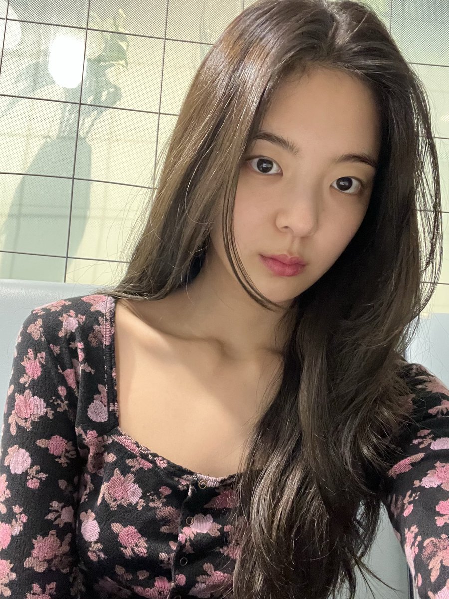 lia pics tweet media