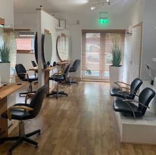 BenHouseLofts1's tweet photo. Looking for a new salon that is welcoming and friendly and offers a full range of hair services? Check out Benjamin House Hair Consultancy based in Tyldesley #GreaterManchester: https://t.co/Q4GX3vTdoZ https://t.co/GhBiyRFMTT