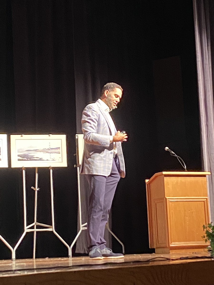 scibri's tweet photo. "Who sees you first?" @istevepemberton
Think about the importance that we can make in the lives of others by being a lighthouse
@colcoschools #columbusconvocation22 #nced #ncbold @ncdpiDTL @casey_nealy @MarshaSirkin @BoucherLauren @amy21bennett @vcuberoWNC @aplusedtech https://t.co/Fr73oyhcY4