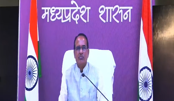 htTweets's tweet photo. 'I come from village, so I know that many students, despite being talented, are unable to showcase their skills due to language [English] difficulty. Hence, we have started education in mother tongue'
  
- MP CM @ChouhanShivraj at #HTES2022

Watch here  
https://t.co/WtknL5PxVV https://t.co/u9RUqC0uXf