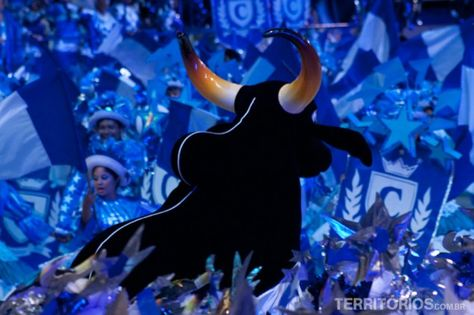lis_selva's tweet photo. Sabia que esta linha ia dar em um novelo amazonense! Eu  #GostoDeVermelho, menos do contrário! Aí eu #GostoDeAzul. porque eu sou uma paulista de alma caprichosa. #Caprichoso https://t.co/dWwEEzEDfG