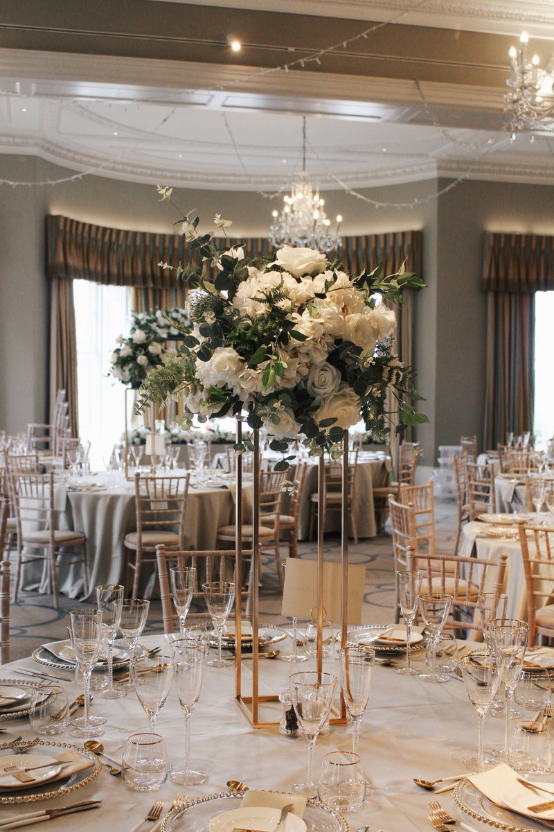 ImagineStyling's tweet photo. Golden glam with silk florals? We're obsessed 😍 https://t.co/boG66hpvkc