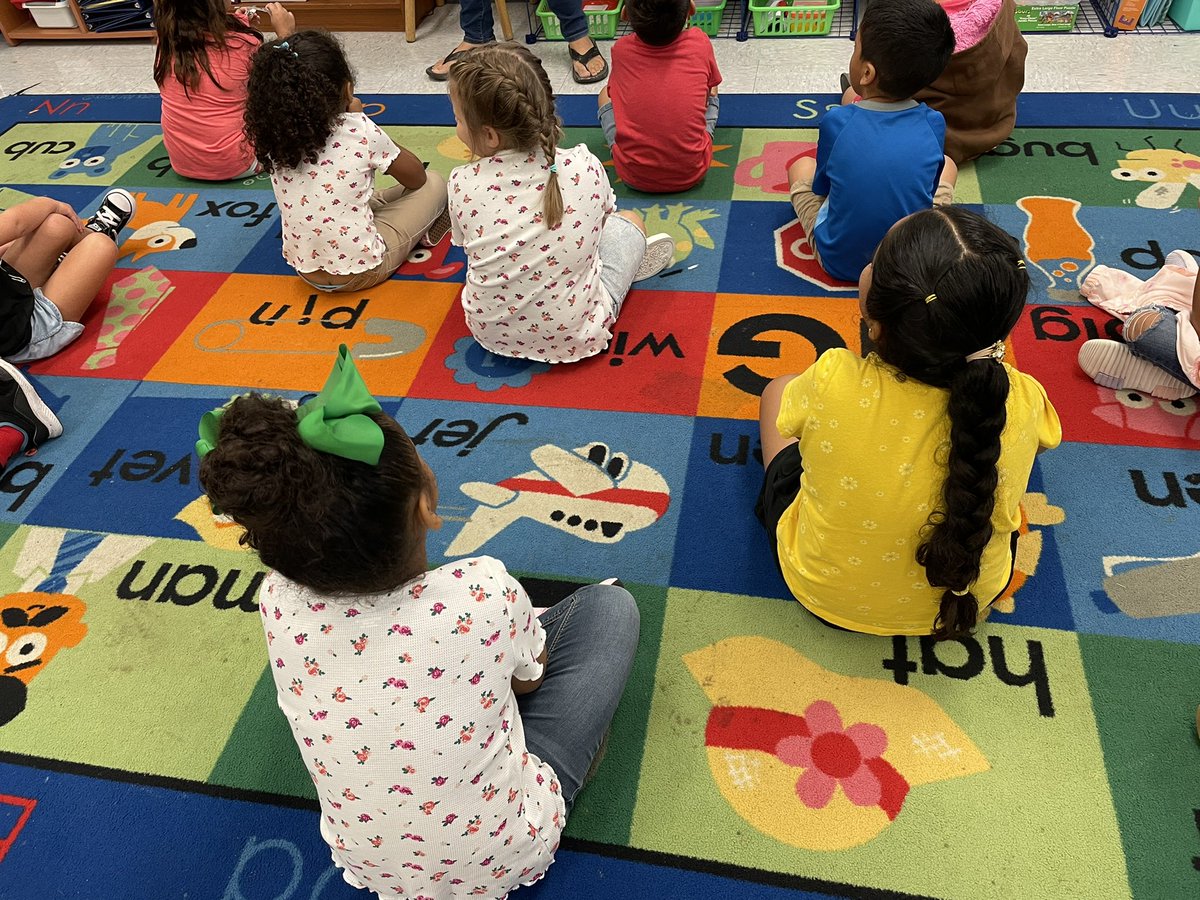 Queenpce's tweet photo. When we have 3 students all with the same shirt on the same day.  Lots of smiles about it all day. @plumcreekelem #pcefiesta https://t.co/O7iE7fAE1k
