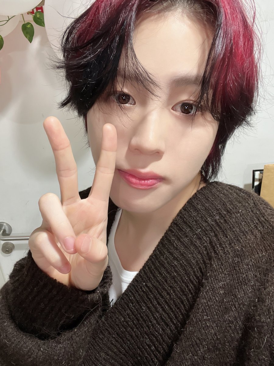 BPM_HSW's tweet photo. [#하성운] 📸

Strange World 첫 팬사인회 완료!💫

오랜만에 만난 하늘 여러분과 추억 한가득 쌓기 성공🥰
함께해 주셔서 감사합니다❤️‍🔥

#HASUNGWOON #Strange_World https://t.co/KHQHEZiCkA