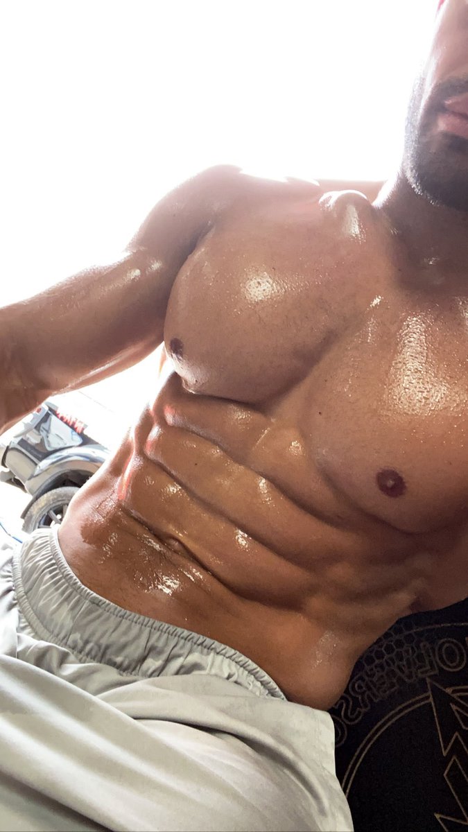 MenshotTab's tweet photo. RT si te maman los musculosos
#muscletop #mensclub #MachoAlfa #MiercolesDeCulitosRicos https://t.co/s6elgHfmjr