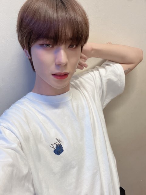 j6hyun's tweet photo. xenhyun planned this arm tattoos https://t.co/4kmFvE567l