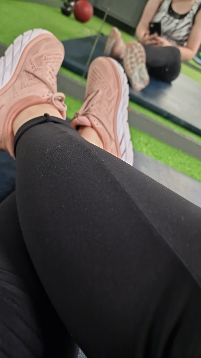 TheRunningBee's tweet photo. Who's made time for themselves today and got some exercise in... 🙌

I have (Natalie) a nice 60mins in the gym then on to swimming with my 6yr old little girl ❤️🐝

Send us in your wellbeing pics 📸

#BeeActive #Wellbeing #timetoyourself #zoneout #Fitness https://t.co/ApXkVZKy6D