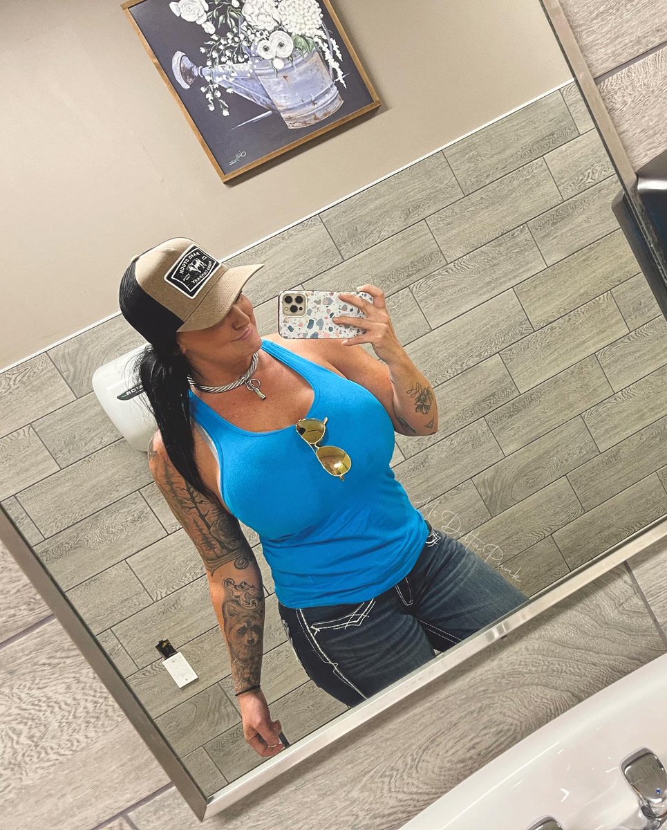 punk_delta's tweet photo. Ya girl is tired. Sorry y’all will just have to deal with real life me for this hump day 😂 

.
.
.
.
#stackedpunkprincess #msdeltapunk #montanabound #otr #truckstopselfie #northwest https://t.co/iQRpCI49iK