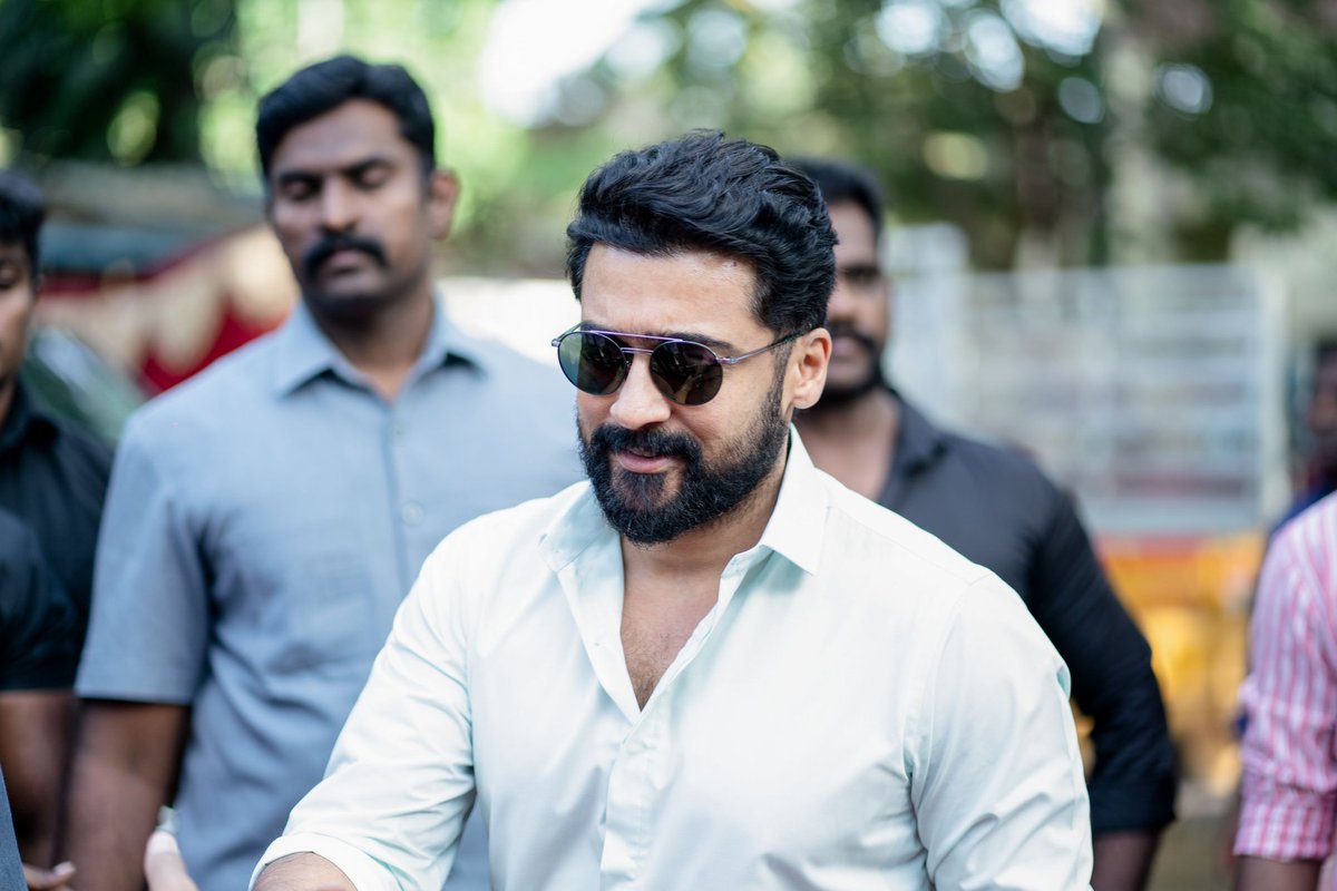 MaduraiSfc's tweet photo. • @Suriya_offl Swag!! 🔥❤️

#Suriya42 #Suriya42Pooja #Suriya https://t.co/NfDkhsG0kv