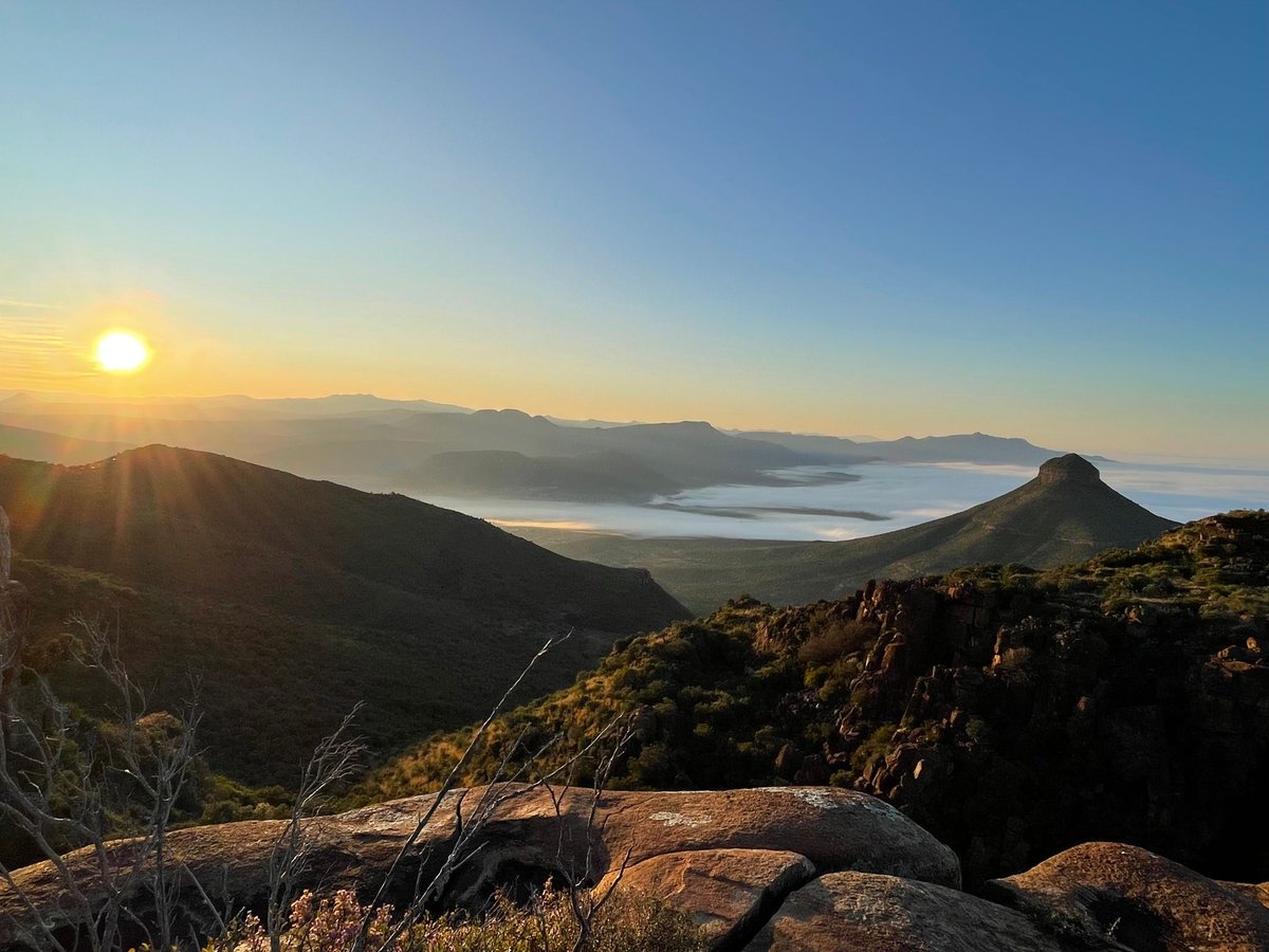 “I hope you realize that every day is a fresh start for you. That every sunrise is a new chapter in your life waiting to be written.” 
__
📸Nadine Kriek📌#CamdebooNationalPark #LiveYourWild #SANParks #SANationalParksWeek #Sunrise
