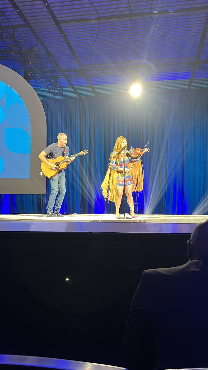 Live music and a great crowd - great way to kickoff #Xerocon