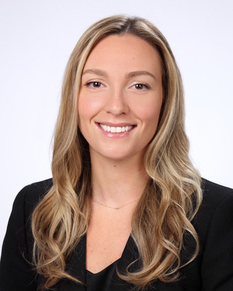 kimberlyrich22's tweet photo. Does this headshot make me look like a (future) #anesthesiologist ? Coming soon to a residency near you! #Anesthesiology #Match2023 #MedTwitter https://t.co/4fRiF4TFXh