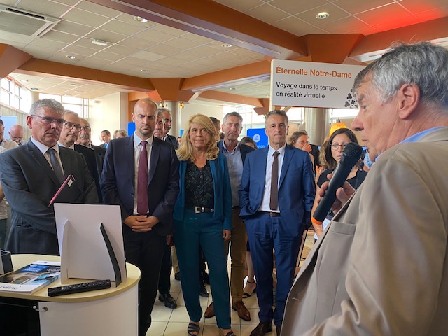 Numerisat73's tweet photo. NUMERISAT, présent au salon #Ruralitic à Aurillac (Cantal) du 23 au 25 août 2022.
Inauguré par @FaureDominique chargée de la Ruralité et @jnbarrot chargé de la transition numérique et des Télécommunications.
Ils ont visité le salon et se sont arrêtés au stand NUMERISAT.
#ruralite https://t.co/bZLzt8vWi4