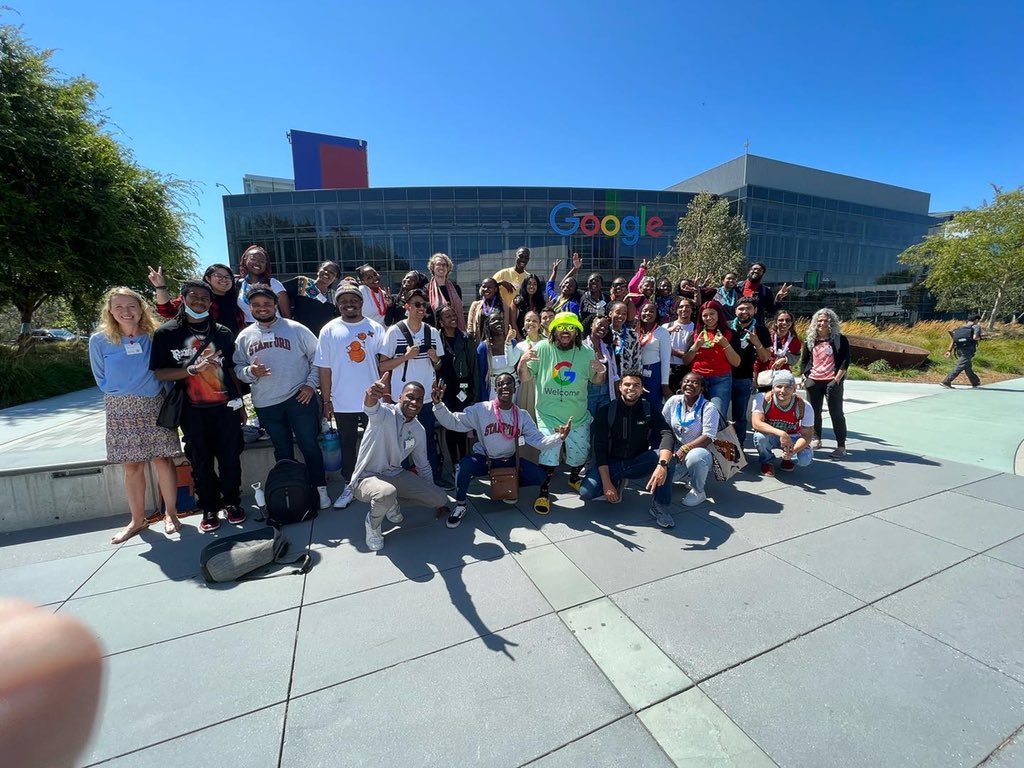 ModestaJoseph99's tweet photo. I had an incredible experience visiting @google and @amazon at the #SiliconValleyProgram22 by @alueducation and meeting some amazing people who talked about what they do at the companies and shared some of their key learnings in their roles and educational &professional journeys https://t.co/LsOk8U1bi2