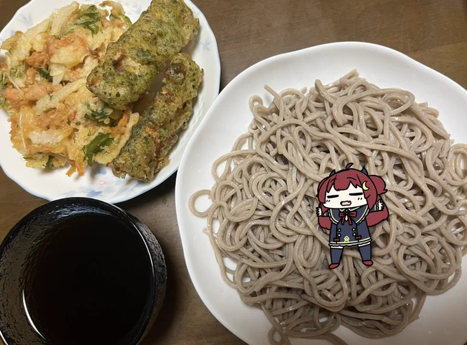 ロアちゃん匂いにつられてロアちゃんは最近ご飯の匂いとか嗅いでる?外に出ると美味しそうな匂いがすることもあるけどお腹ペコペコ困ったな〜てなるね美味しそうな匂いいっぱいあると何を食べるか悩むよねロアちゃんに好きな匂いをいっぱい嗅げるように〜今日のご飯蕎麦 #ロアート 