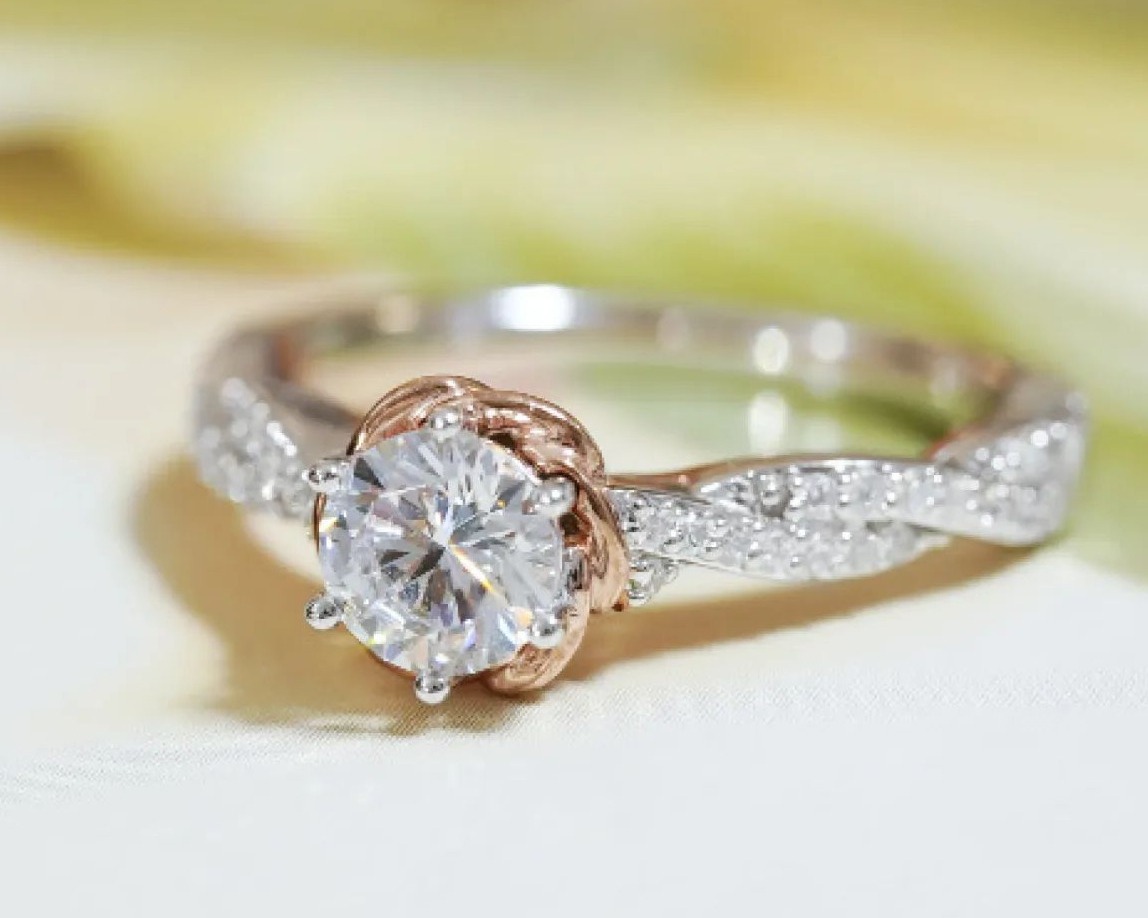 ZalesJewelers's tweet photo. Love blooms brilliantly in this exquisite engagement ring from #EnchantedDisney, inspired by Belle.💛 #LoveZales
・Be the Belle of the Ball: https://t.co/f1HZK4MRr8
#EnchantedDisneyFineJewelry #RoseGold #Belle #Diamonds https://t.co/EpFFdPe4wH