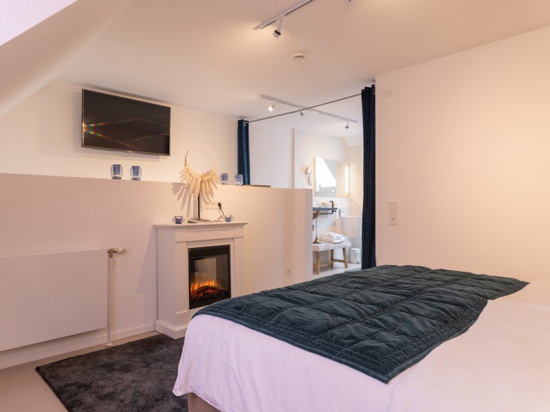 Bitcoin Hotel tweet media