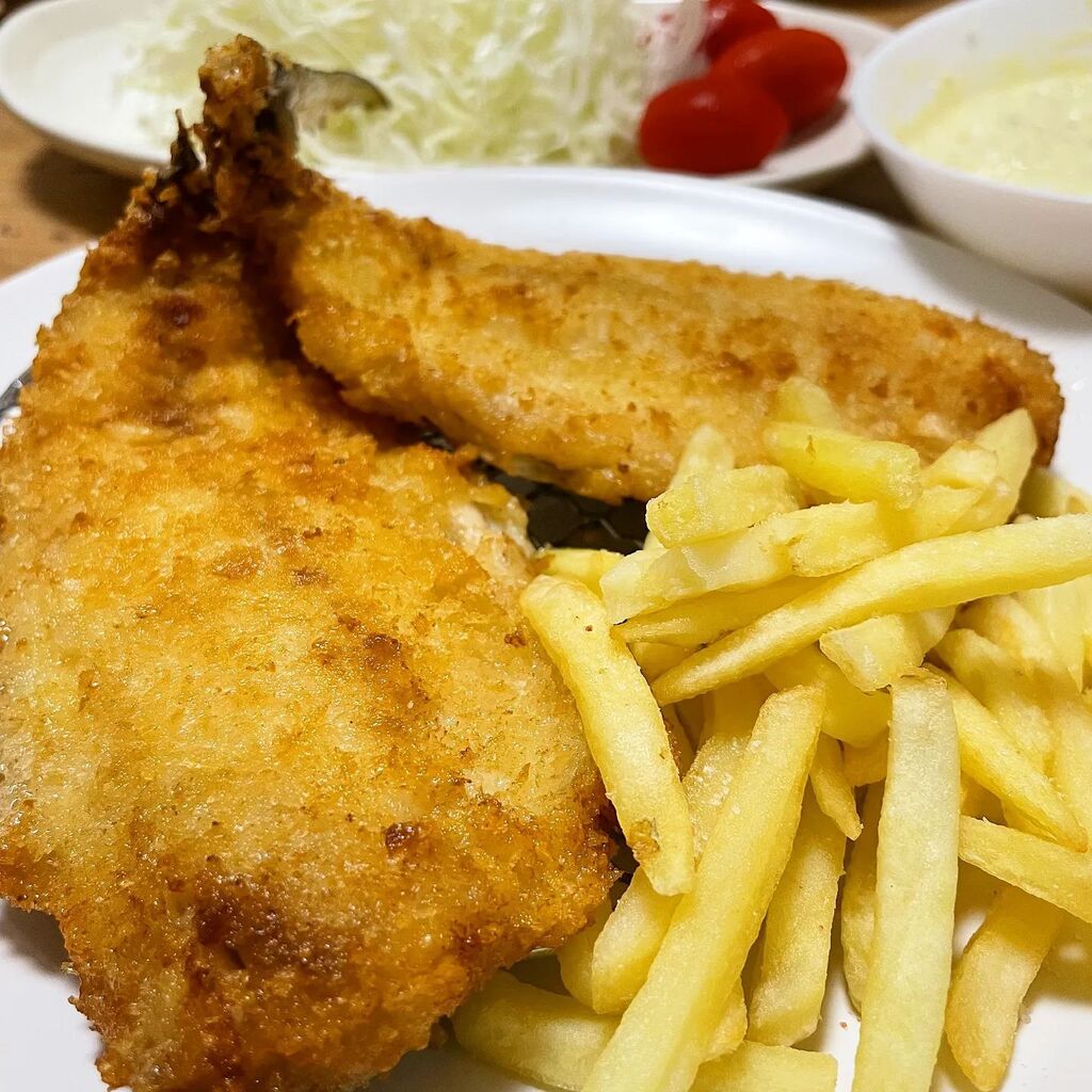 Aaohiko's tweet photo. ふわふわ肉厚の
特大アジフライ😋

#アジフライ #釣り #釣りバカ #東京湾ボートアジング #湾奥 #バチコン #アジング #オフショアフィッシング #外遊び #自給自足 #釣り人の特権 #fishing #fishinglife #fisherman https://t.co/ZjFn4pUhHe