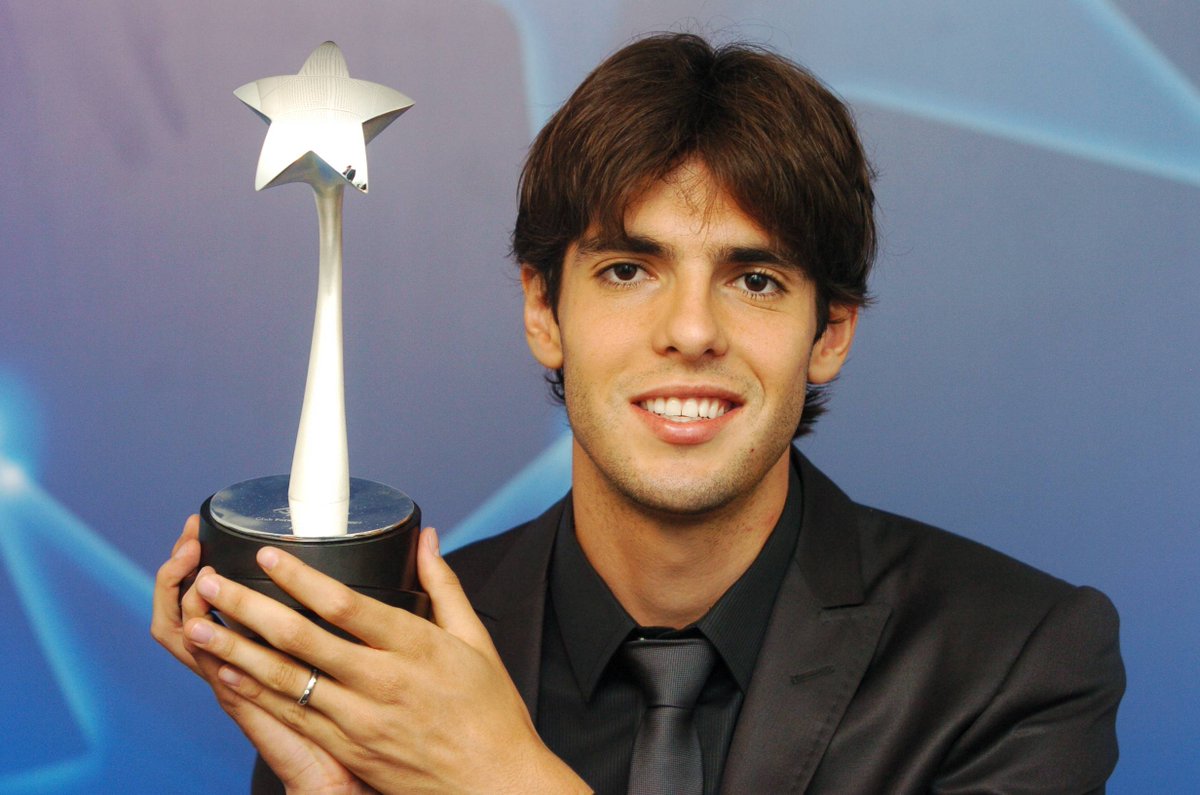 ⏪๐ 2006/07 awards...
Footballer of the Year: Kakรก
Goalkeeper of the Year:…