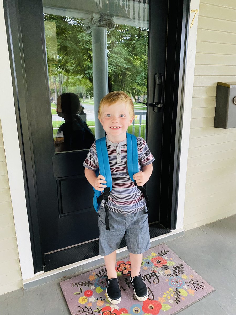 movewithmason's tweet photo. Blink and you miss it. #FirstDayOfSchool #realtordad https://t.co/XaowFSIFMI
